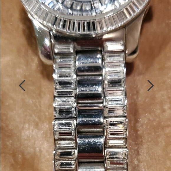 Michael Kors Large Face Silver. - Picture 3 of 5